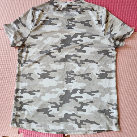 Gymshark Arrival t shirt - Picture 2 of 2